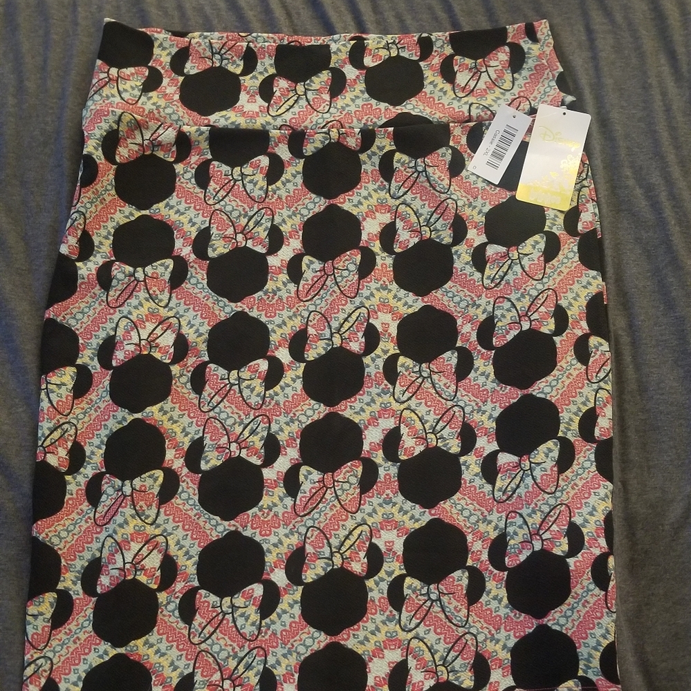 Lularoe Minnie Mouse short skirt. Size 2x. NWT.
